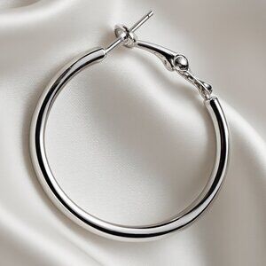 Silver Hoop Earrings – Classic Lightweight Women’s Fashion Jewelry 1.25-inch